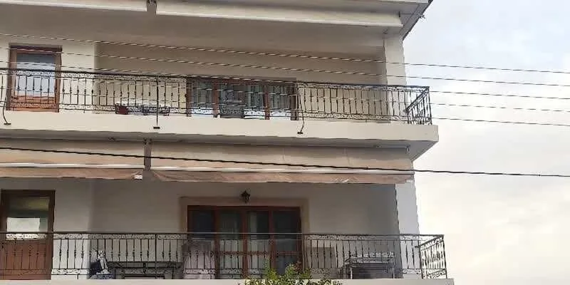 The building's entrance and frontage.