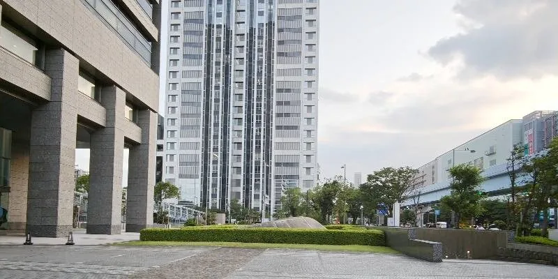 The building's entrance and frontage.
