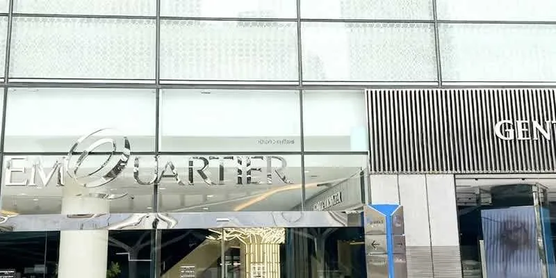 The building's entrance and frontage.
