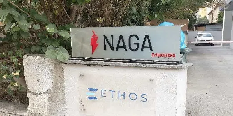 The building's entrance and frontage.