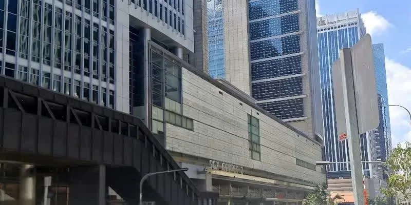 The building's entrance and frontage.
