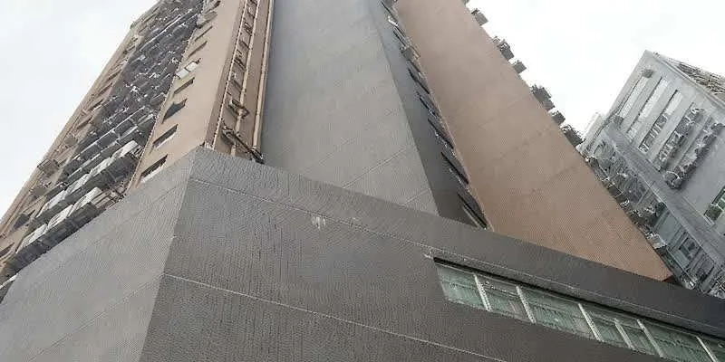 大楼的入口和正面。