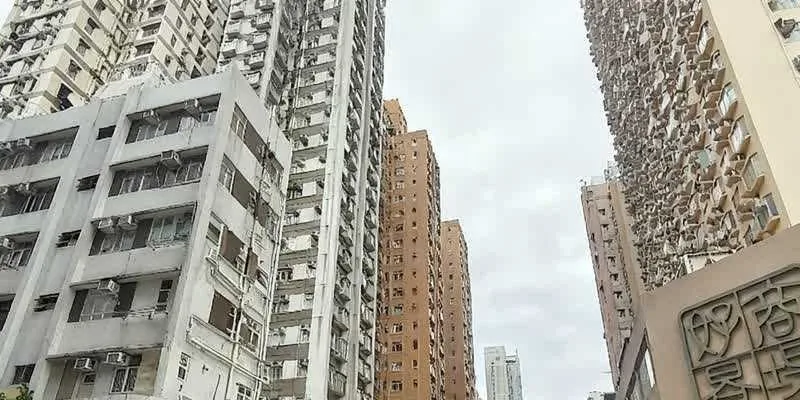 大楼的入口和正面。