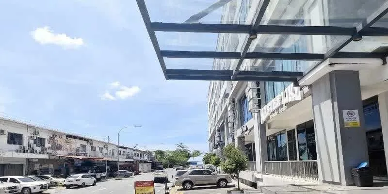 大楼的入口和正面。