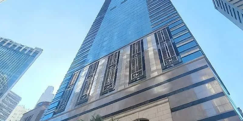 大楼的入口和正面。