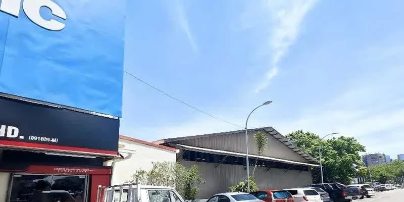 大楼的入口和正面。