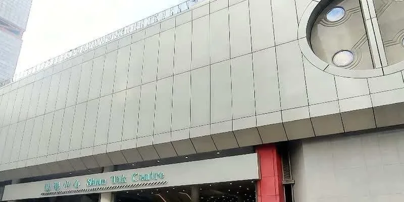 大楼的入口和正面。