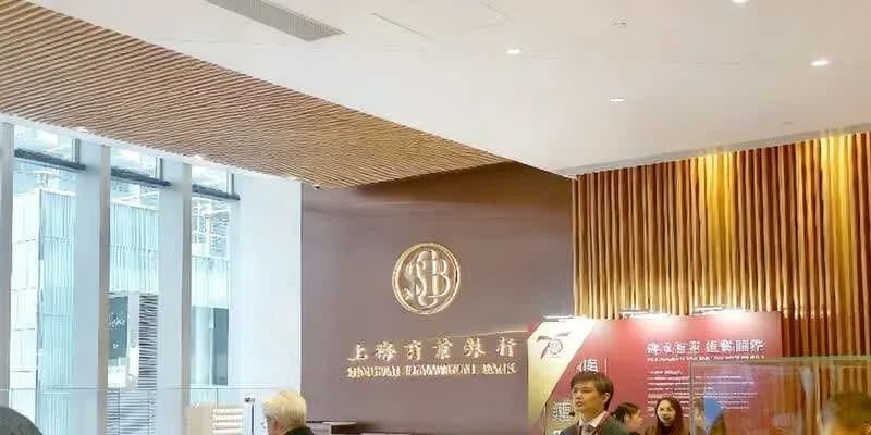 大楼的入口和正面。