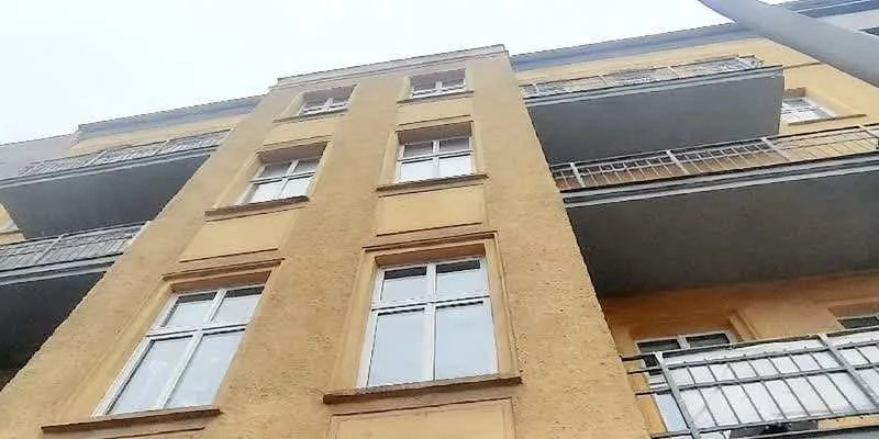 大楼的入口和正面。