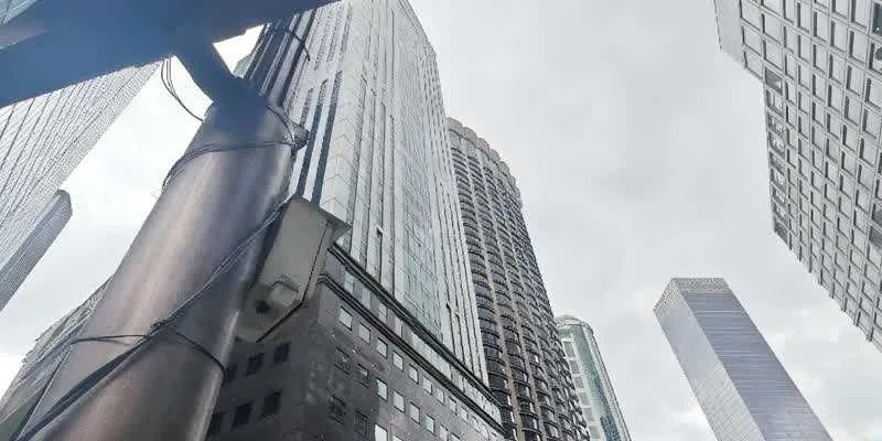 大楼的入口和正面。