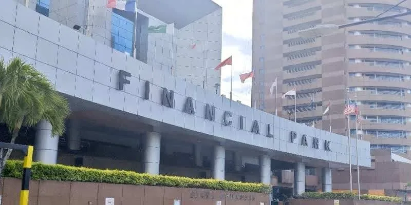 大楼的入口和正面。