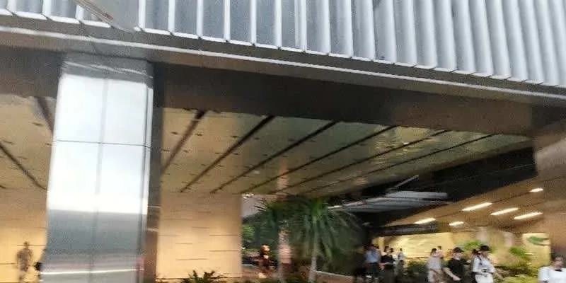 大楼的入口和正面。