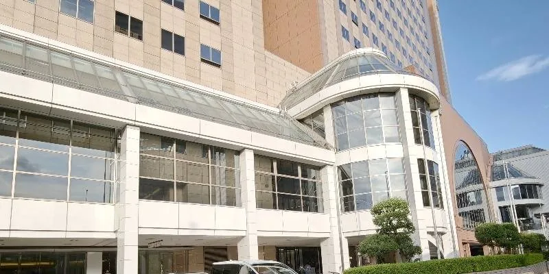 大楼的入口和正面。