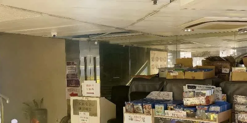 大楼的入口和正面。