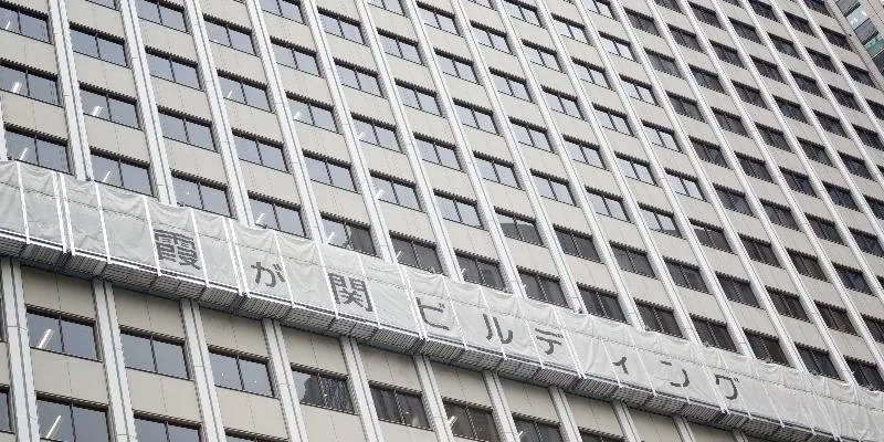 大楼的入口和正面。
