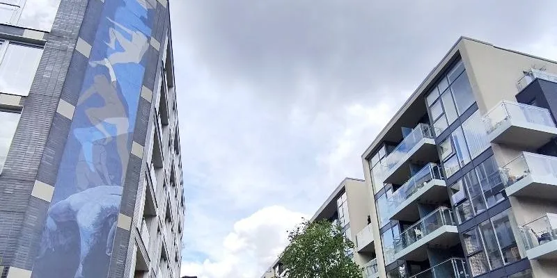 大楼的入口和正面。