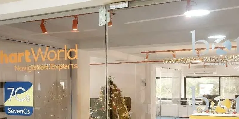 大楼的入口和正面。