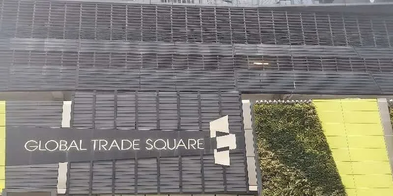 大楼的入口和正面。