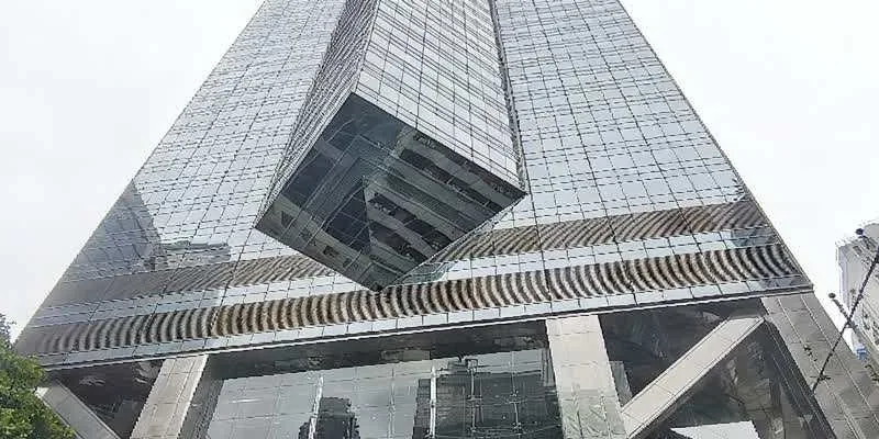 大楼的入口和正面。