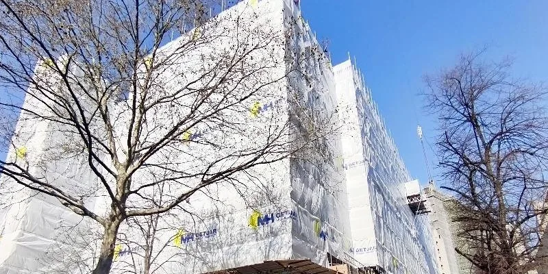 大楼的入口和正面。