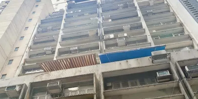 大楼的入口和正面。