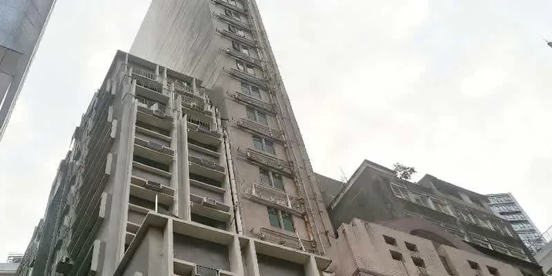 大楼的入口和正面。