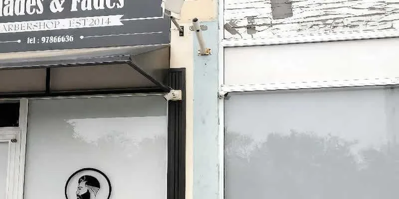 大楼的入口和正面。