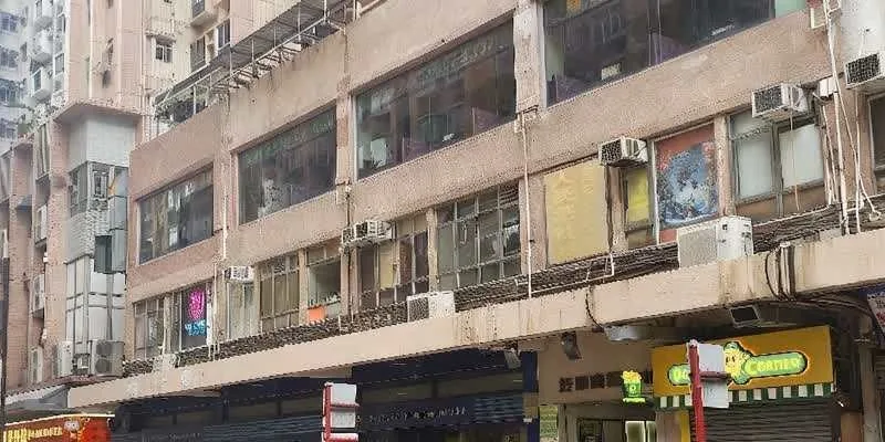 大楼的入口和正面。