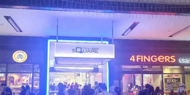 大楼的入口和正面。