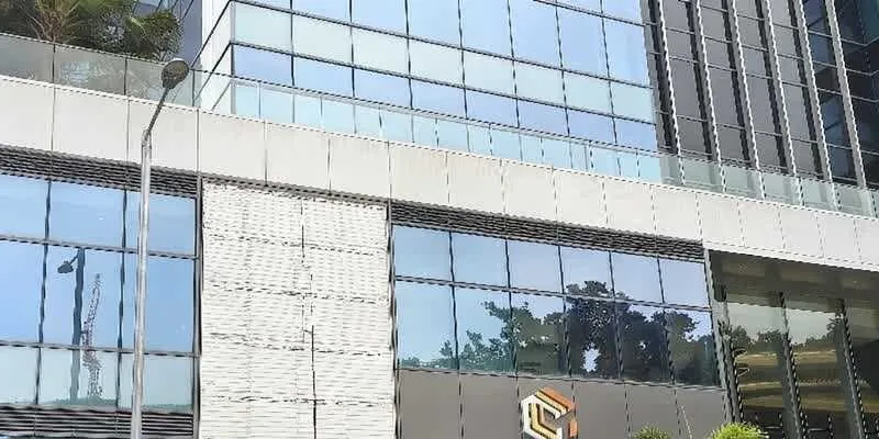 大楼的入口和正面。