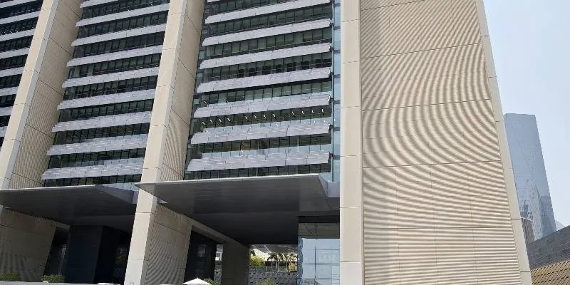 大樓的入口和正面。