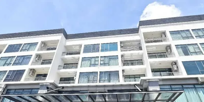 大樓的入口和正面。