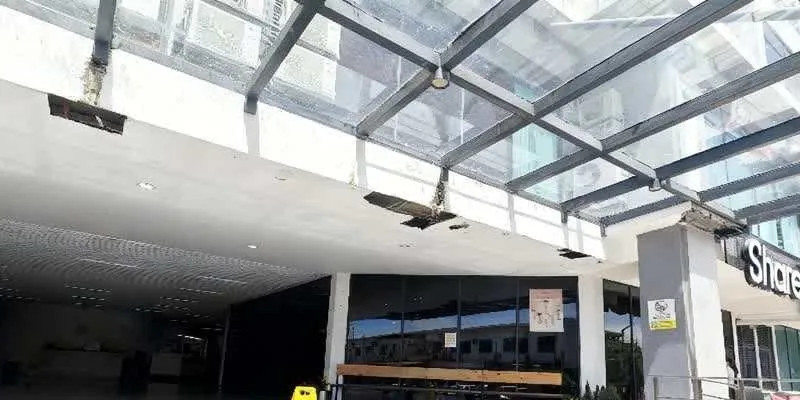 大樓的入口和正面。