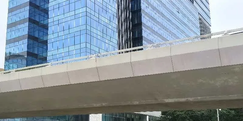 大樓的入口和正面。