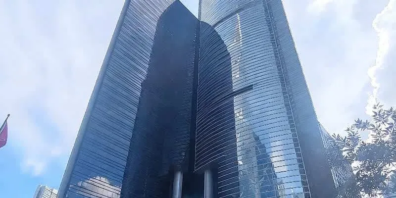 大樓的入口和正面。