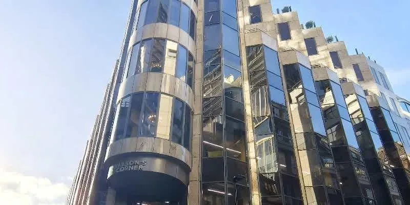 大樓的入口和正面。