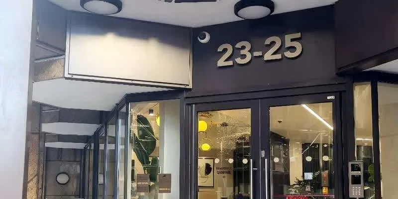 大樓內部。