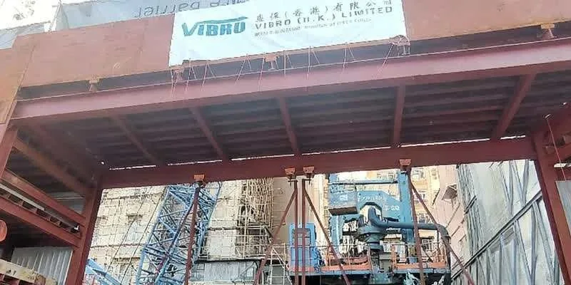 大樓的入口和正面。