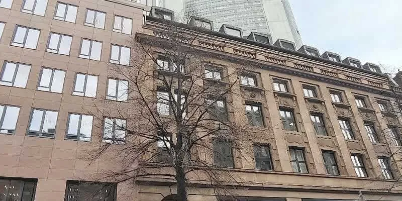 大樓的入口和正面。