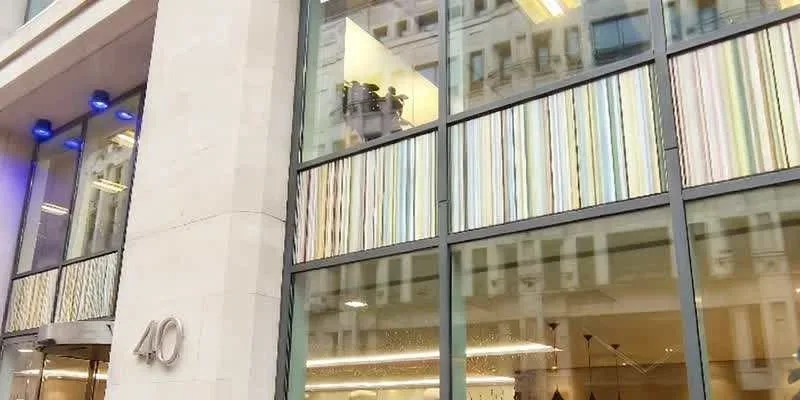 大樓的入口和正面。
