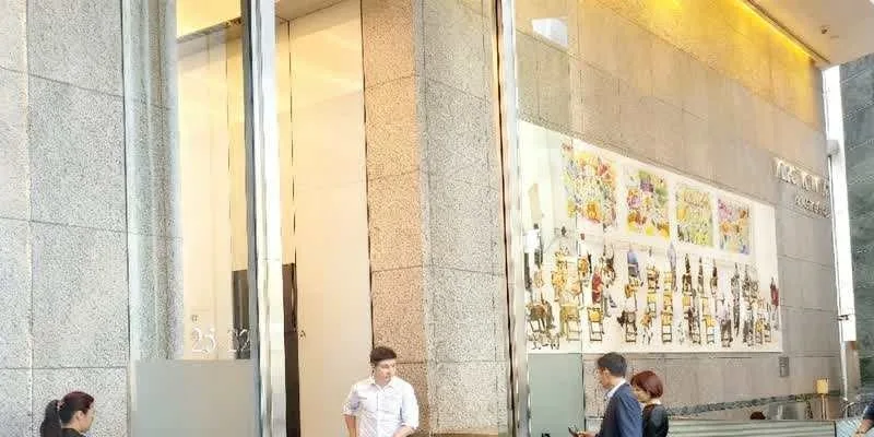 大樓的入口和正面。