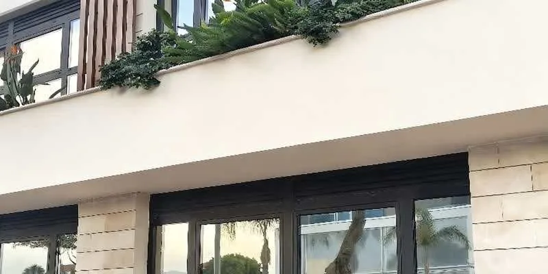 大樓的入口和正面。