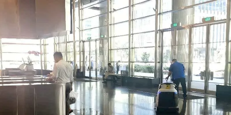 大樓的入口和正面。