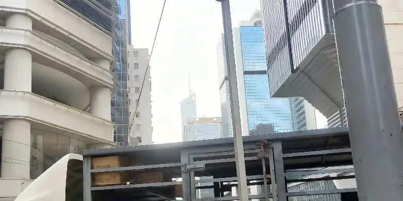 大樓內部。