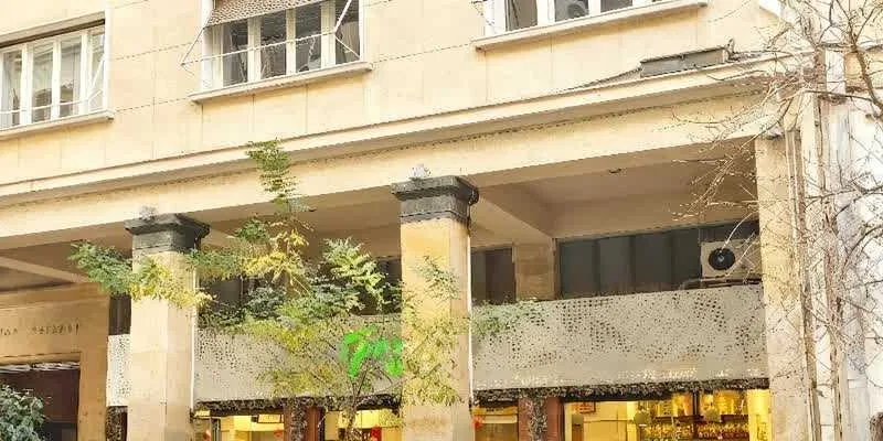 大樓的入口和正面。