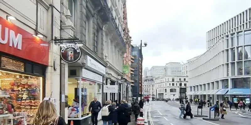 大樓的入口和正面。