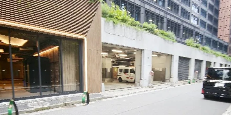 大樓的入口和正面。