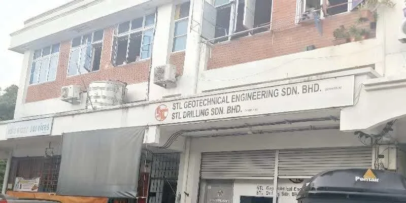 大樓的入口和正面。