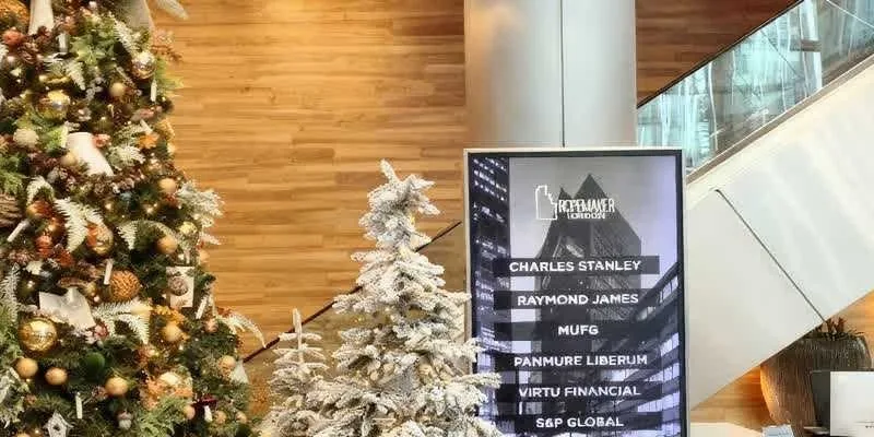 大樓的入口和正面。