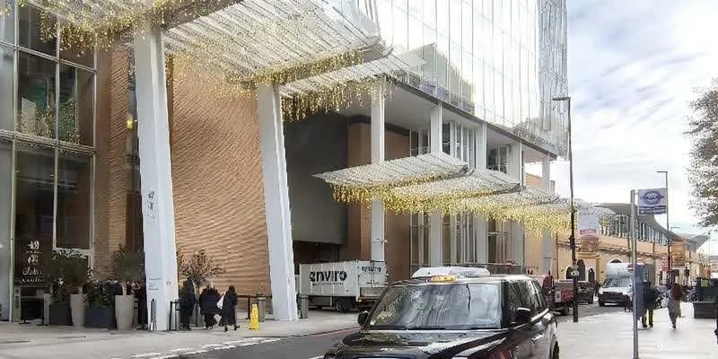 大樓的入口和正面。